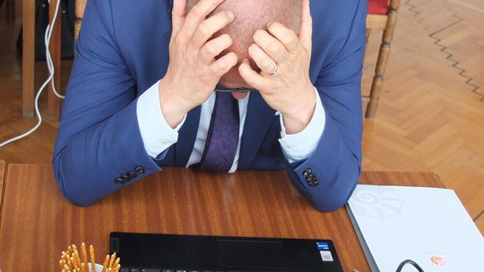 BARTNIK NIE MOŻE SIĘ POGODZIĆ ŻE PRZEGRAŁ Z ŻAKIEM. SĄD ODRZUCIŁ JEGO PROTEST. BARTNIK DALEJ POWTARZA „OSKARŻENIA”