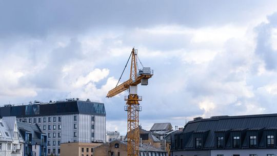 Jakie usługi dźwigowe w Bytomiu wybrać do prac budowlanych