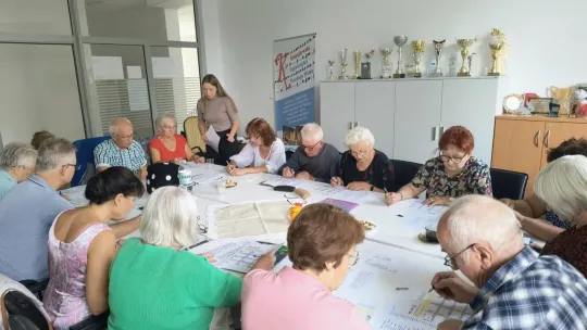 „Koziegłowskie ASY – Senior Camp 60+”. Seniorzy ćwiczą, uczą się i oswajają nowe technologie