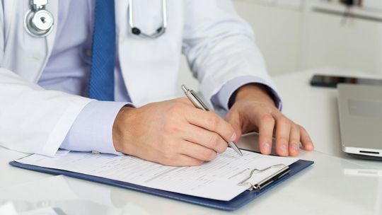 Małe firmy ze Śląska mogą kontrolować zwolnienia lekarskie. Wielu przedsiębiorców nadal z tego nie korzysta