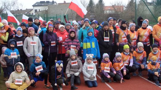 MYSZKÓW. NIEPODLEGŁOŚCIOWY BIEG PO ZDROWIE NA STADIONIE MIEJSKIM. ZDJĘCIA