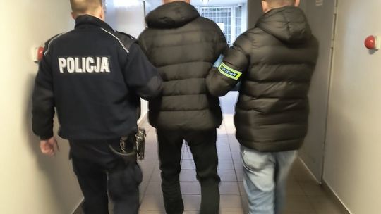 MYSZKÓW. UKRYWAŁ SIĘ, BO NIE CHCIAŁ IŚĆ DO WIĘZIENIA ZA KRADZIEŻE. WPADŁ W RĘCE MYSZKOWSKICH POLICJANTÓW. MIAŁ PRZY SOBIE NARKOTYKI
