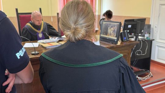 POŻAR W PIZZERII. STRAT MIAŁO BYĆ 3 MILIONY. PZU UWAŻA ŻE 900 TYSIĘCY