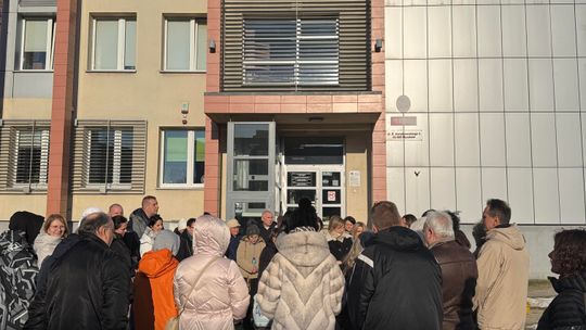 Sekta czy nowy Kościół z Czatachowy? Ruszył proces o eksmisję księdza Daniela Galusa, który nazwał się Prorokiem