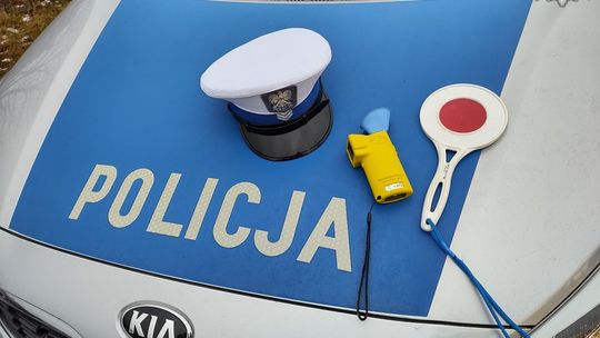 UKRAINIEC CHCIAŁ UKRAŚĆ BUSA W LGOCIE NADWARCIU, W GMINIE  KOZIEGŁOWY. POBIŁ KIEROWCĘ