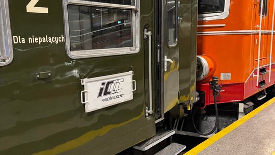 WYCIECZKA RETRO POCIĄGIEM „NIEŚPIESZNY”