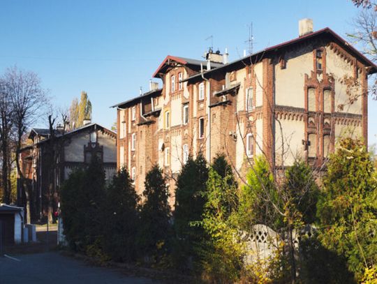 24 mieszkańców kontra 12 kopciuchów