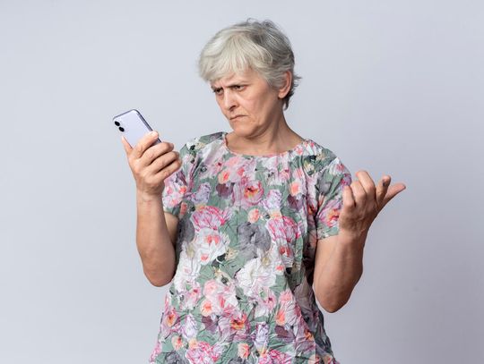 800 ZŁ ZA „WYŻSZĄ EMERYTURĘ”? TO OSZUSTWO! ZUS OSTRZEGA PRZED WYŁUDZENIAMI