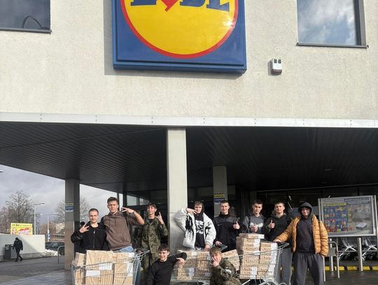 Chłopcy z ZS1... wykupili wszystkie pączki!