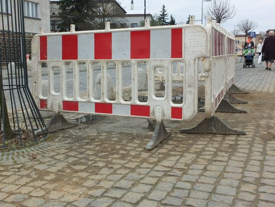 CO TAK ŚMIERDZI? MIASTO WYKLUCZA KOLEJNE TROPY