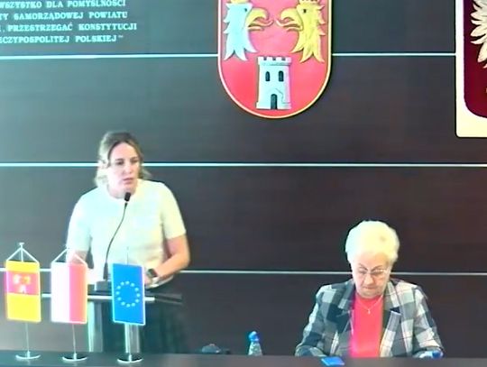 CZY KARINA PEROŃ JEST WICEDYREKTOREM? BIP SZKOŁY I GAZETKA SZKOLNA PODAJE, ŻE TAK. ALE DYREKTORKA LO ZAPRZECZA! CZY KARINA PEROŃ JEST WICEDYREKTOREM? BIP SZKOŁY I GAZETKA SZKOLNA PODAJE, ŻE TAK. ALE DYREKTORKA LO ZAPRZECZA!