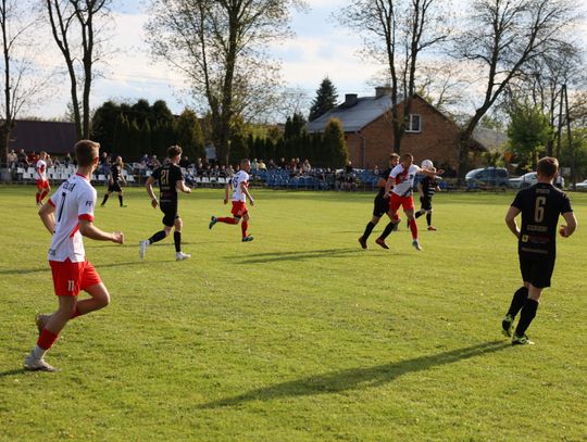 DERBY POWIATU MYSZKOWSKIEGO DLA LIDERA B-KLASY