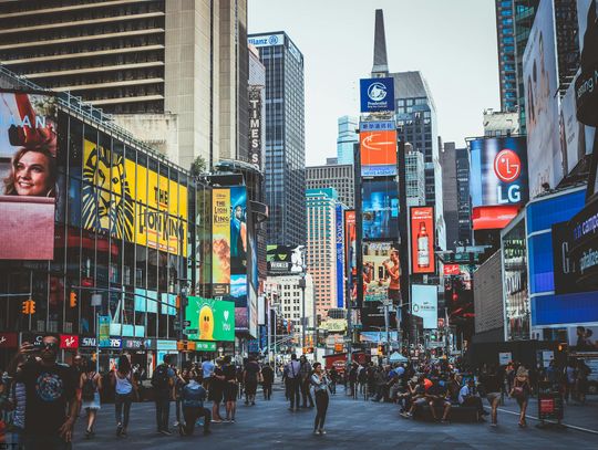 Employer Branding na Billboardach: Jak Skutecznie Rekrutować Pracowników za Pomocą Reklamy OOH?