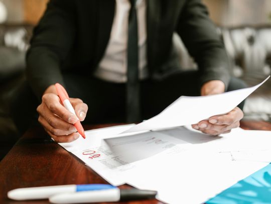 Jak przedsiębiorcy mogą korzystać ze zwolnień podatkowych w ramach nowych inwestycji