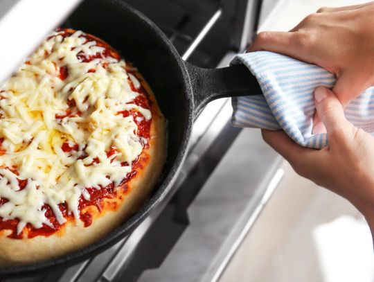 Jak przygotować domową pizzę idealnązimowe wieczory Jak przygotować domową pizzę idealnązimowe wieczory