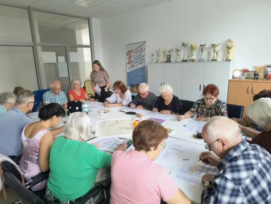 „Koziegłowskie ASY – Senior Camp 60+”. Seniorzy ćwiczą, uczą się i oswajają nowe technologie