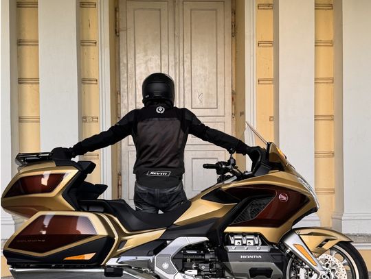 Kurtka motocyklowa na ekstremalne upały. Wybraliśmy REVI’T! OD RATKA MOTOCYKLE