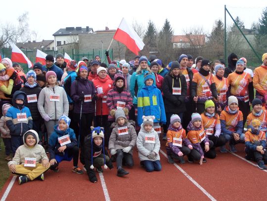 MYSZKÓW. NIEPODLEGŁOŚCIOWY BIEG PO ZDROWIE NA STADIONIE MIEJSKIM. ZDJĘCIA