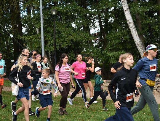 MYSZKÓW. PIERWSZY PO WAKACYJNEJ PRZERWIE, BIEG PO ZDROWIE NA DOTYKU JURY, PIKNIK RODZINNY ZDJĘCIA