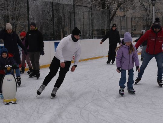 MYSZKÓW. WIEMY KIEDY OTWARCIE BEZPŁATNEGO SZTUCZNEGO LODOWISKA PRZY SZKOLE PODSTAWOWEJ NR 1 MYSZKÓW. WIEMY KIEDY OTWARCIE BEZPŁATNEGO SZTUCZNEGO LODOWISKA PRZY SZKOLE PODSTAWOWEJ NR 1