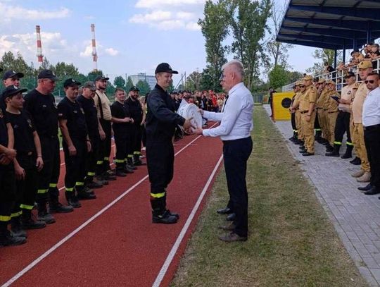 MYSZKÓW. ZAWODY STRAŻACKIE NA STADIONIE. ZDJĘCIA