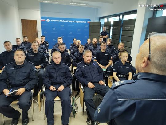 MYSZKOWSCY I ZAWIERCIAŃSCY POLICJANCI  NA KURSIE PODOFICERSKIM. ZDJĘCIA