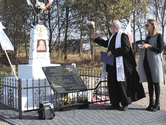 PAMIĘCI POMORDOWANYM MIESZKAŃCOM BRZEZIN