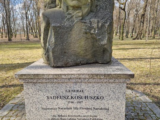 Pomniki generała Tadeusza Kościuszki w Zawierciu oraz Szczekocinach