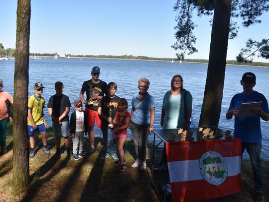 RYWALIZOWALI W RODZINNEJ ATMOSFERZE