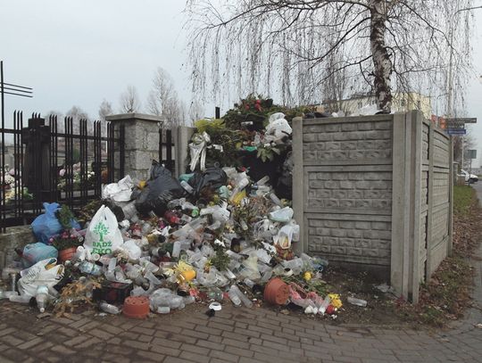 ŚMIECI WYSYPUJĄCE SIĘ NA ZIEMIĘ TO CHWILOWY KŁOPOT