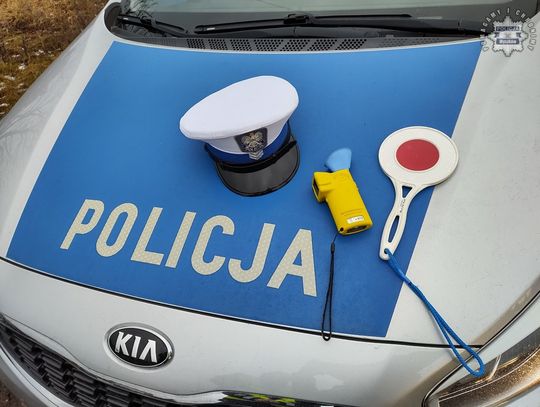 UKRAINIEC CHCIAŁ UKRAŚĆ BUSA W LGOCIE NADWARCIU, W GMINIE  KOZIEGŁOWY. POBIŁ KIEROWCĘ