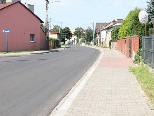 WYREMONTOWANA DROGA SŁUŻY JUŻ MIESZKAŃCOM