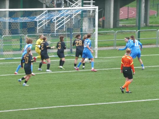 ZAWODNICZKI KS-U MYSZKÓW NA POZYCJI LIDERA