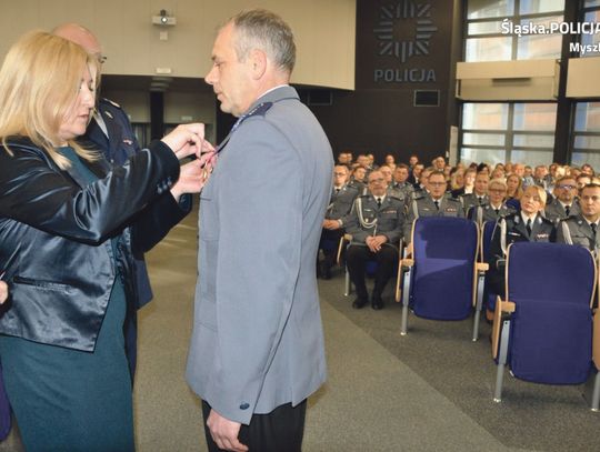 ZŁOTY MEDAL DLA MYSZKOWSKIEGO POLICJANTA