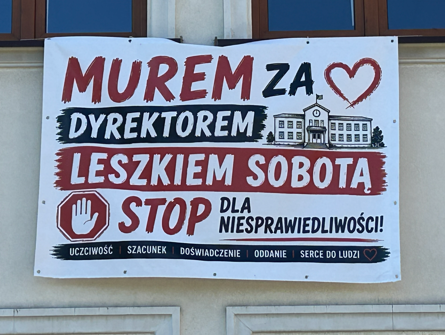 BĘDZIE GORĄCO. SZKOŁA W PILICY BRONI DYREKTORA