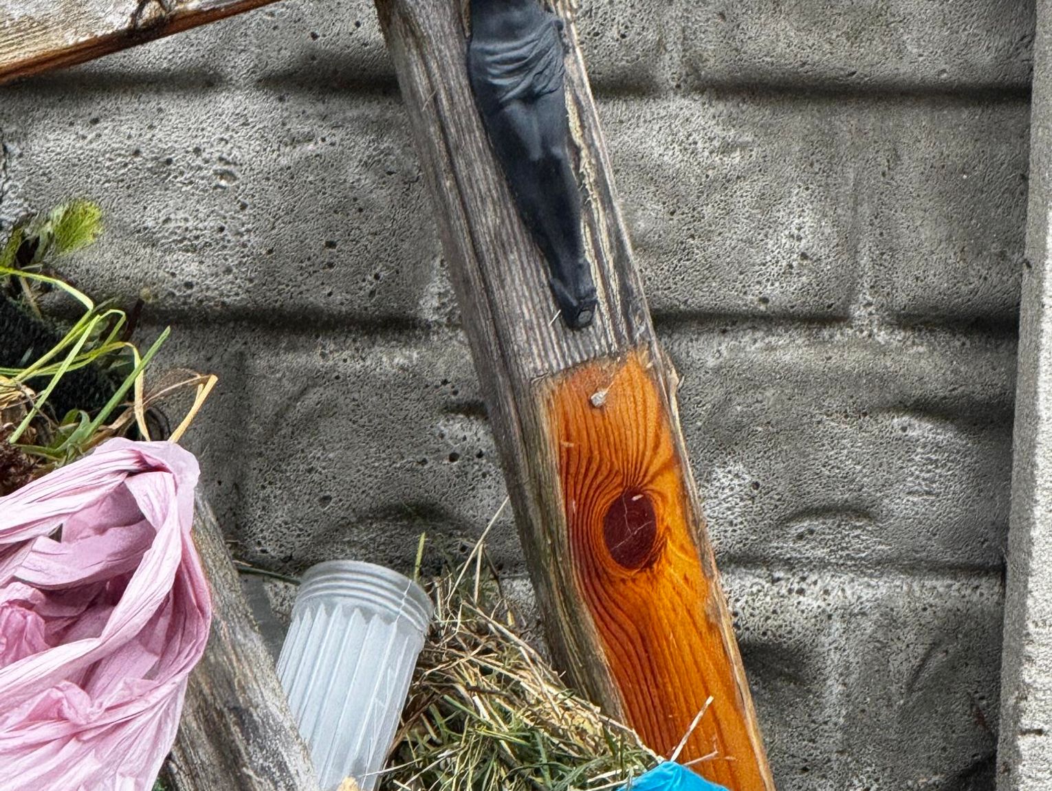 CHRYSTUS NA ŚMIETNIKU