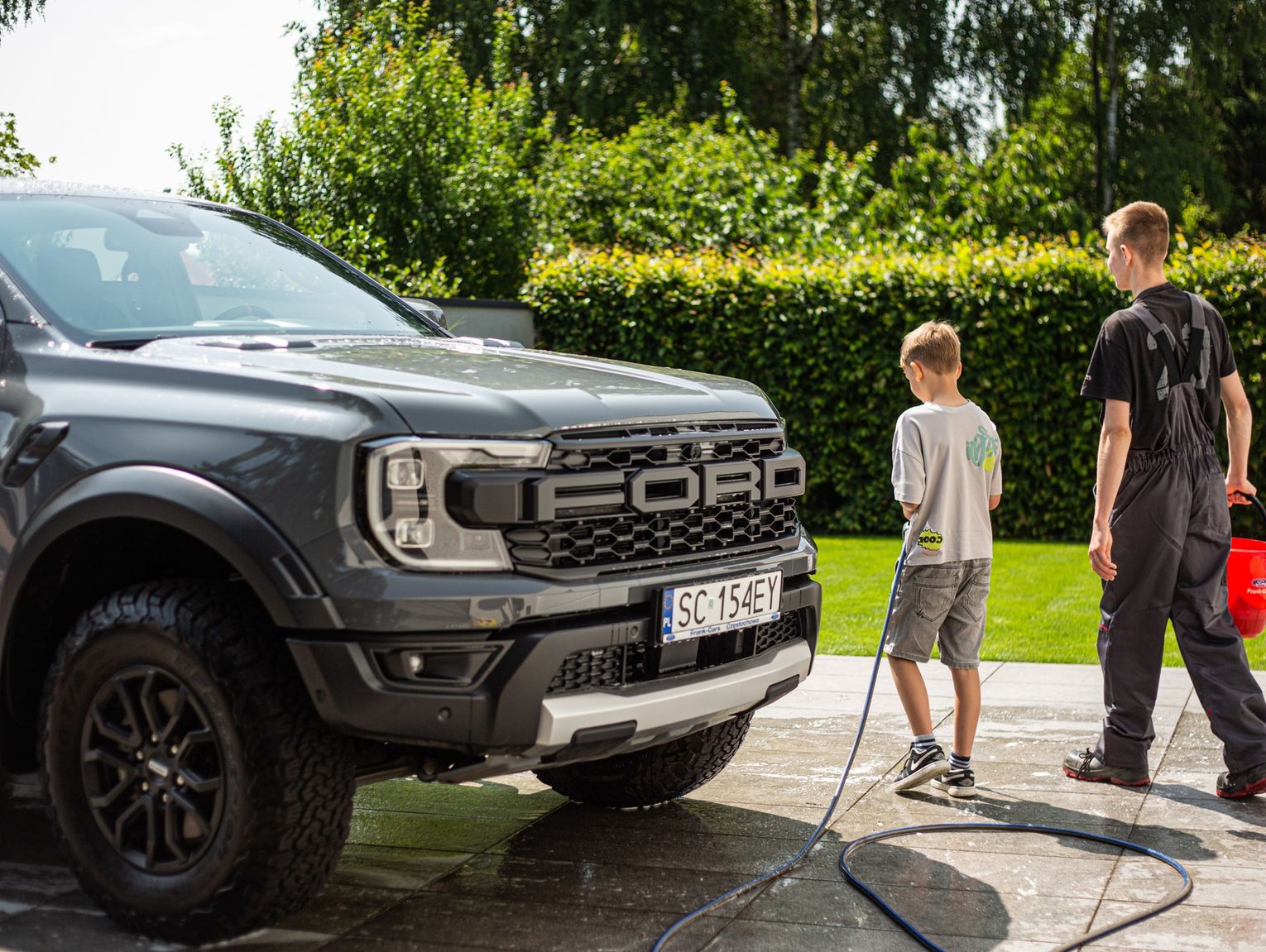 FORD OFERUJE PRAWIE 42 TYS RABATU NA TĘ BESTIĘ. JEŹDZILIŚMY RAPTOREM 3.0 W BENZYNIE
