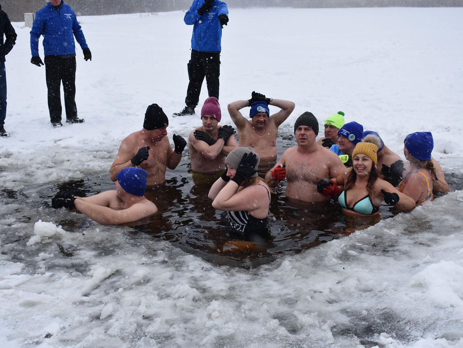 MYSZKÓW. ARKTYCZNE MORSOWANIE MYSZKOWSKICH MORSÓW. EKSTREMALNE WARUNKI. ZDJĘCIA