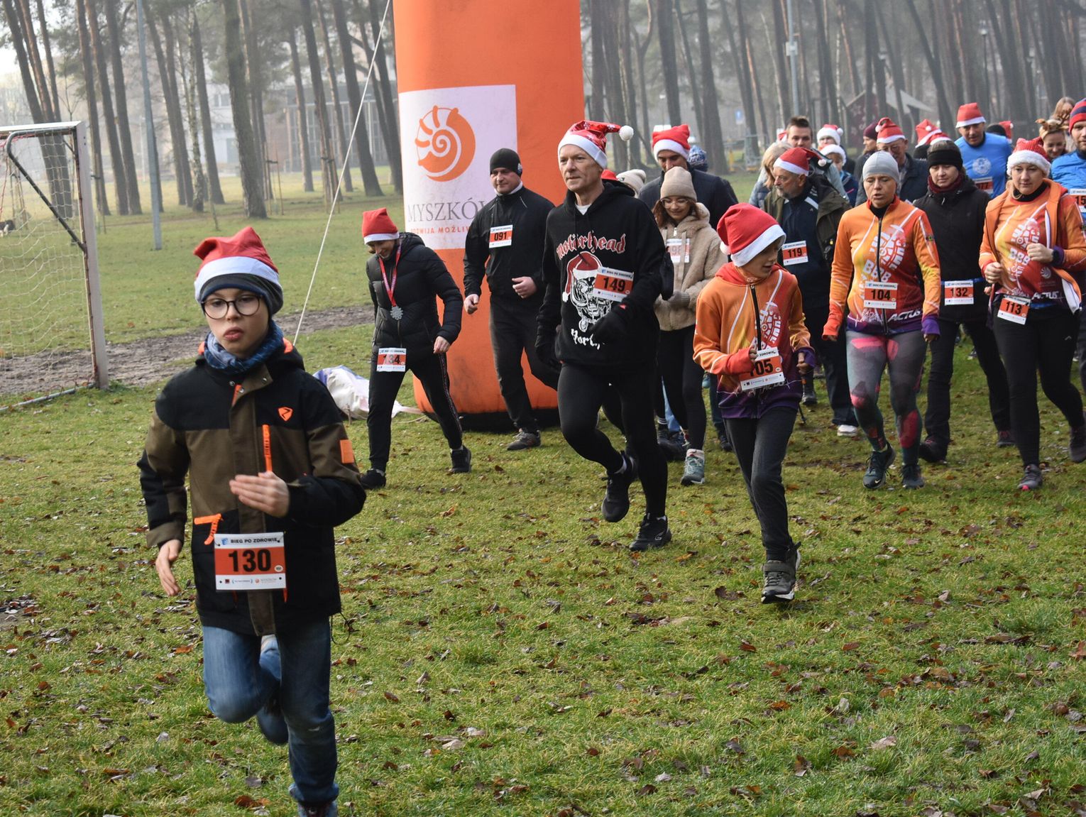 MYSZKÓW. MIKOŁAJKOWY BIEG PO ZDROWIE NA DOTYKU JURY. ZDJĘCIA