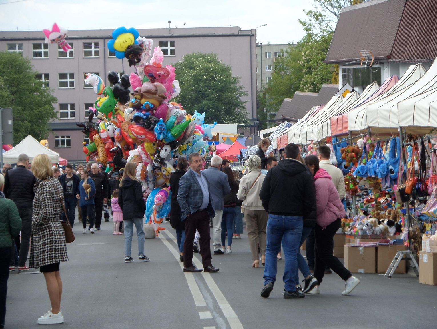 MYSZKÓW. TŁUMY NA ODPUŚCIE ŚW. STANISŁAWA BISKUPA I MĘCZENNIKA. ZDJĘCIA