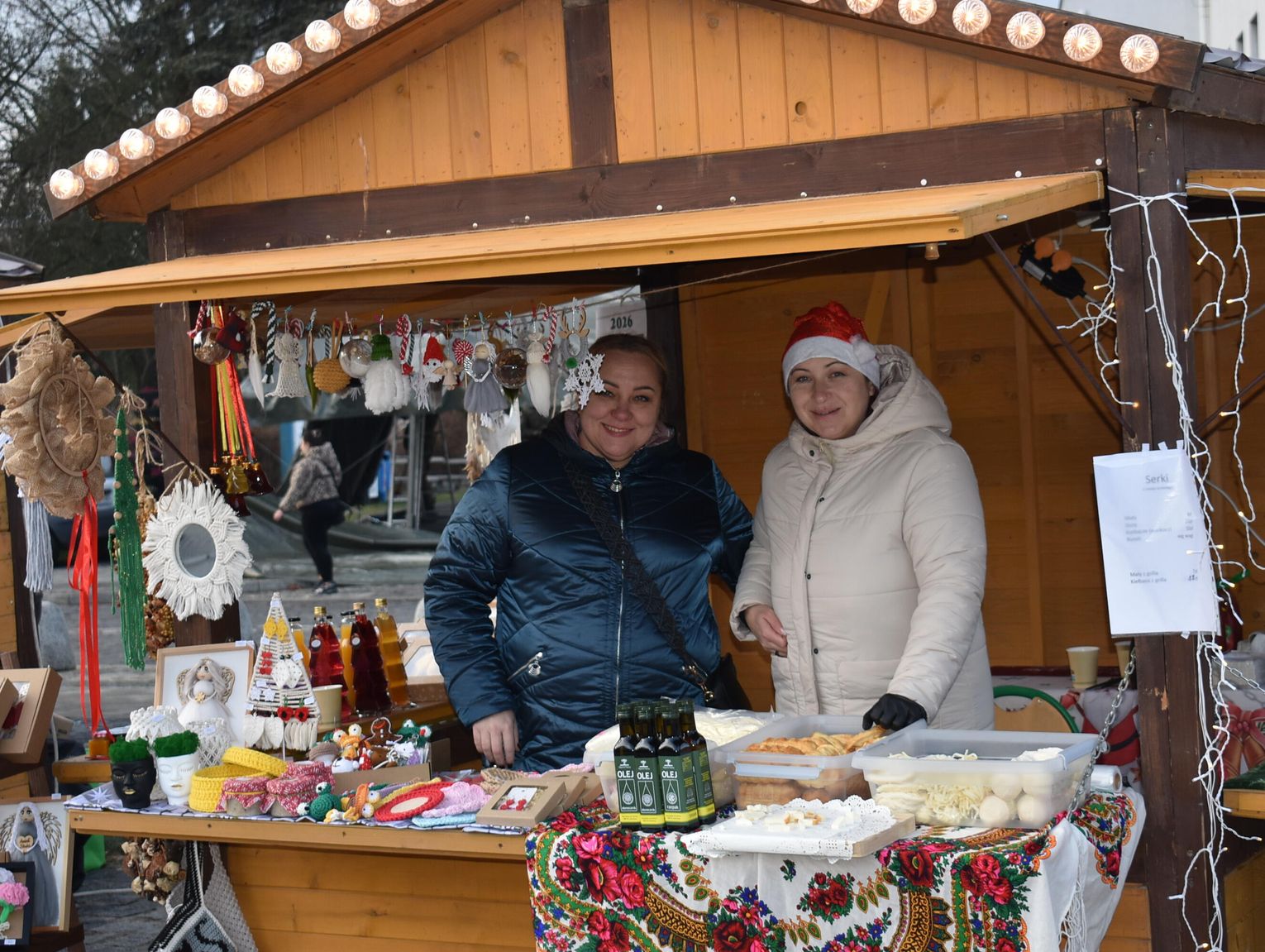 MYSZKÓW. ZOBACZCIE CO MOŻNA KUPIĆ NA JARMARKU BOŻONARODZENIOWYM PREZED DOMEM KULTURY ZDJĘCIA