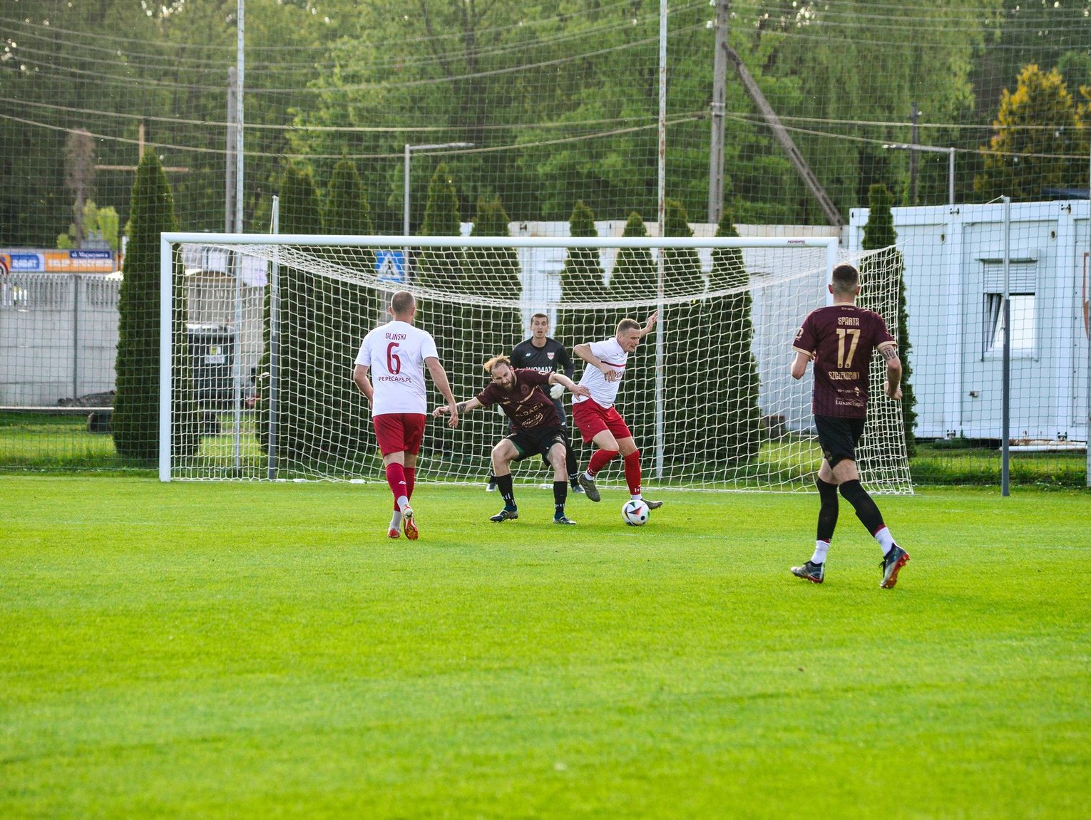 NIESPODZIANKA W SZCZEKOCINACH