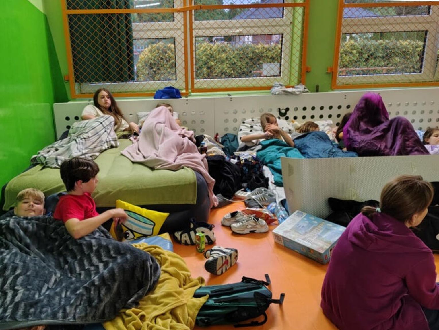 Nocowali z książkami