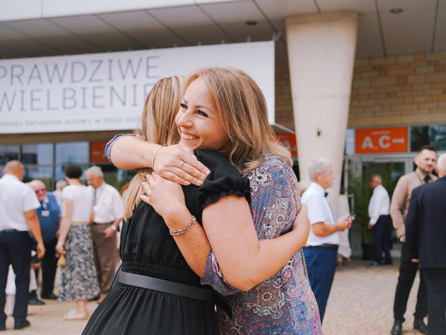 Prawie 4 tysiące Świadków Jehowy w Częstochowie. Przybyło nowo ochszczonych