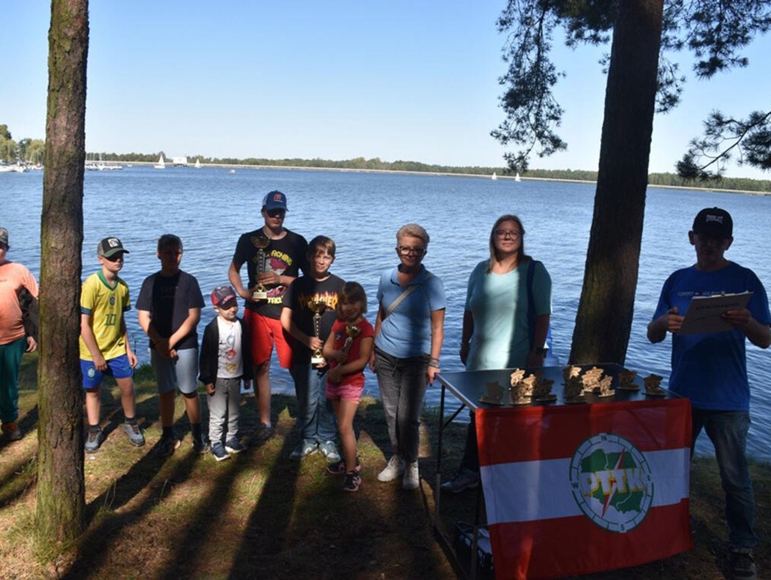 RYWALIZOWALI W RODZINNEJ ATMOSFERZE