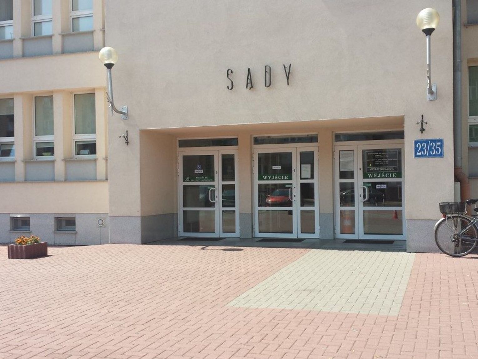 SKAZANY ZA ATAK NA LEKARKĘ W SZPITALU. 8 MIESIĘCY WIĘZIENIA, ZAKAZ ZBLIŻANIA SIĘ DO KOBIETY NA ODLEGŁOŚĆ MNIEJSZĄ NIŻ 100 METRÓW