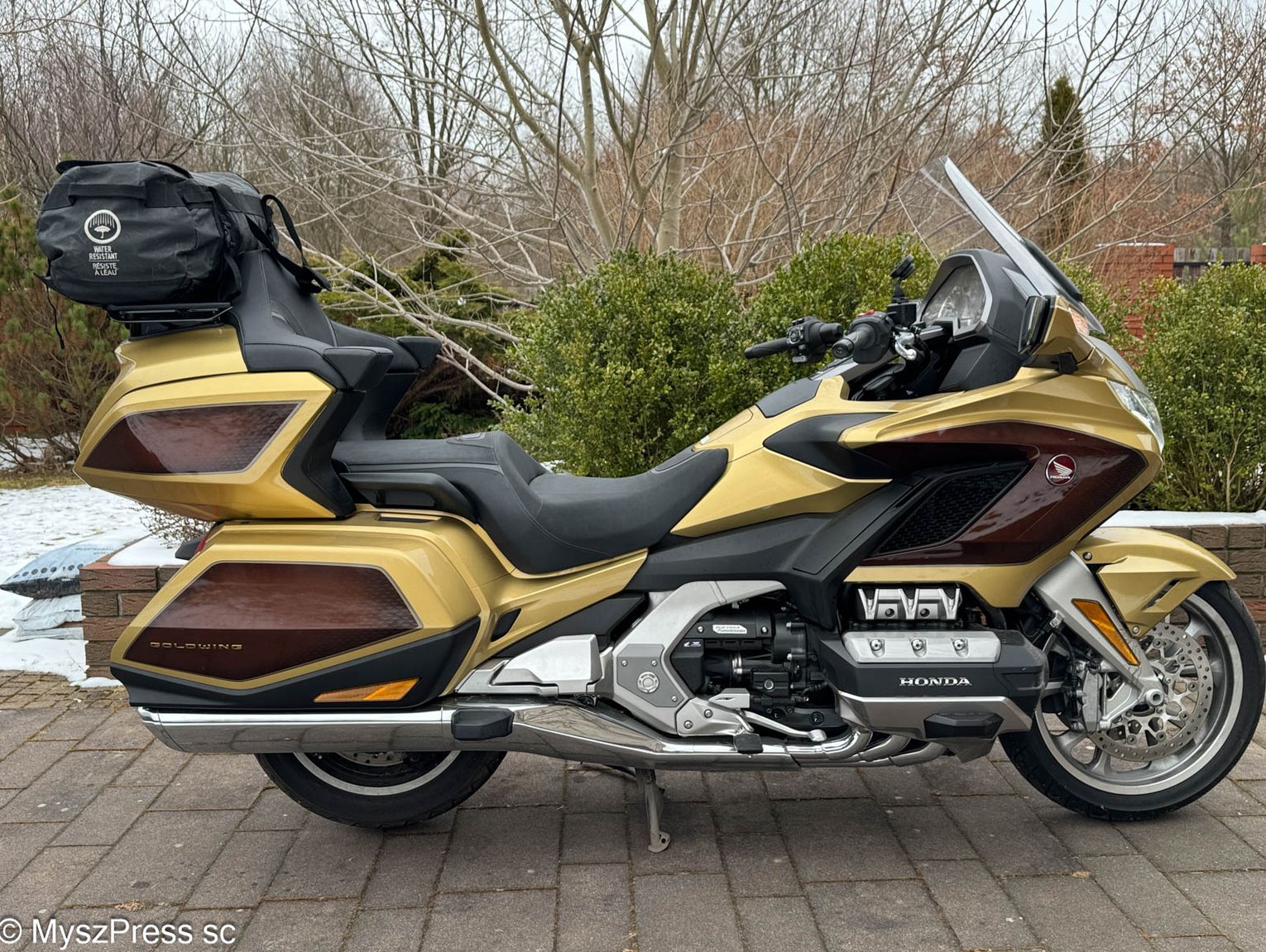 Skrzydło dostało bagażnik na kufer. Powstawiliśmy na sprawdzoną firmę