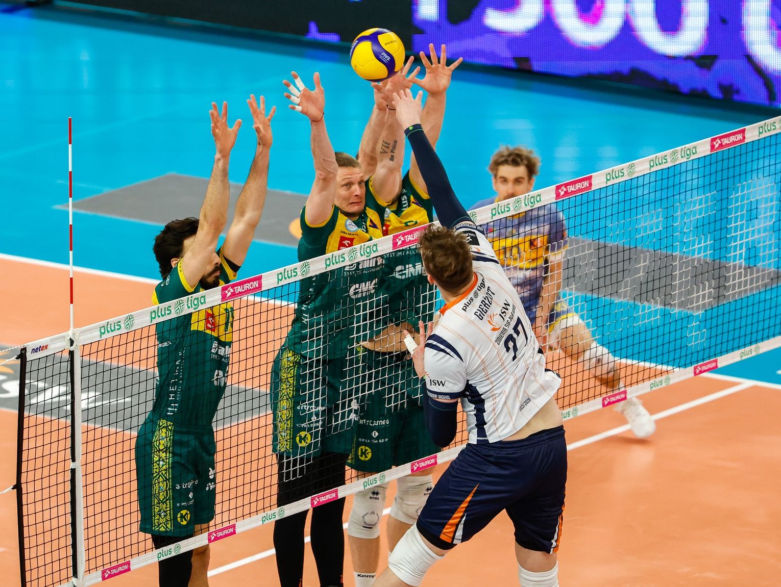 SZÓSTE Z RZĘDU ZWYCIĘSTWO BEZ STRATY SETA