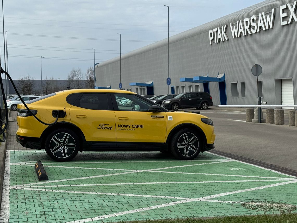 Byliśmy dzisiaj. Kilka stoisk bardo nas zaciekawiło, czym w krótkim tekście. Był nawet motokarawan. Podobno na poważnie, można tak pojechać w ostatnią drogę!