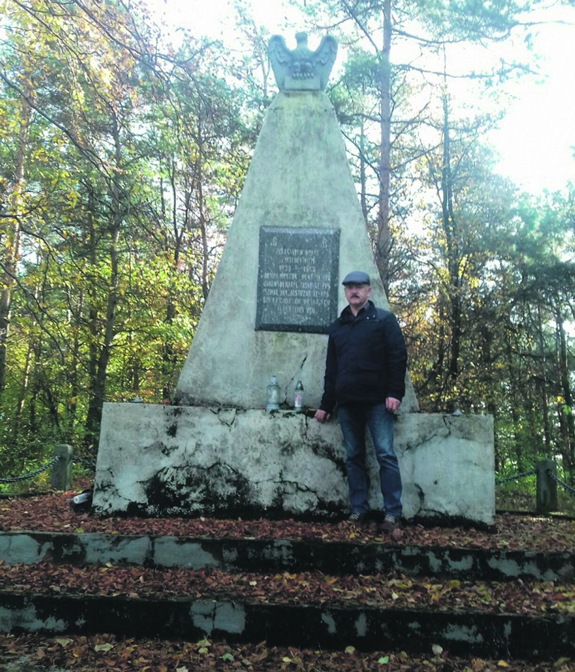 CZŁONKOWIE OKRĘGU ŚLĄSKIEGO ZWIĄZKU OFICERÓW REZERWY RP ZAPALILI ZNICZE NA GROBACH POLEGŁYCH ZA WOLNOŚĆ OJCZYZNY